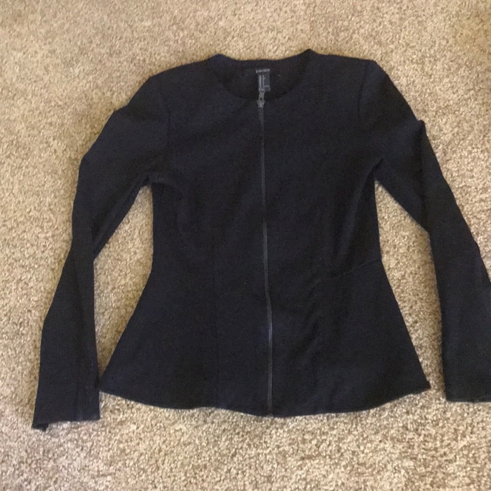 Black zip up collarless blazer